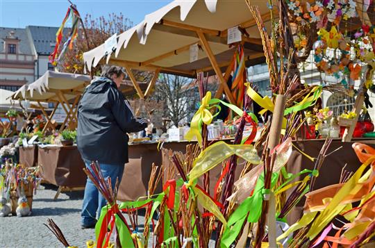 Velikonoční trhy: koncerty, tradice, prodejci, jarní nálada i výstup na věž