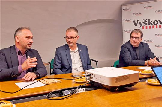 Nová trať, mosty i možnosti parkování. Co změní modernizace železnice