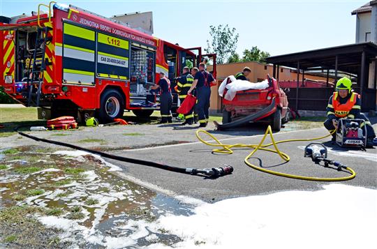 Vyškovští dobrovolní hasiči mají nový vůz, uveze 4 tisíce litrů vody