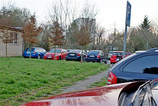 V Puškinově ulici zaparkuje víc aut. Protijedoucí se lépe vyhnou