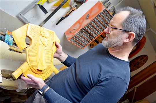 Rozšiřování oblíbeného betlému pokračuje, úly pohlídá včelař