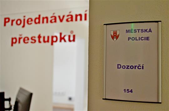 Řidič vyřizoval starý prohřešek, rovnou si ale zadělal na nový